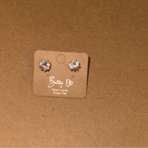 Women’s Stud Earrings